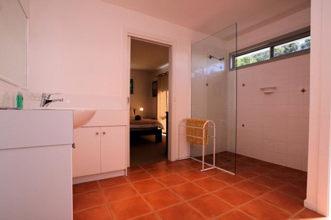 Suntrap Cove Bicheno - Lightning Ridge Tourism 15