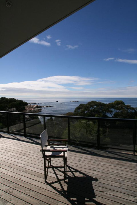 Suntrap Cove Bicheno - Lightning Ridge Tourism 1