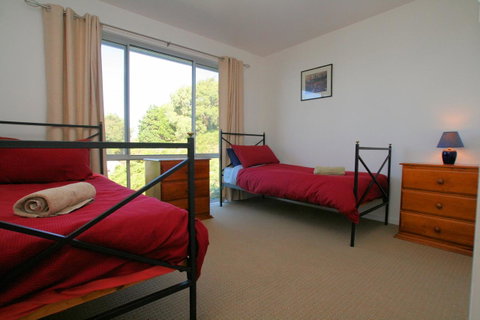 Suntrap Cove Bicheno - Lightning Ridge Tourism 17