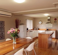 Pinestumps Holiday Home - Lightning Ridge Tourism