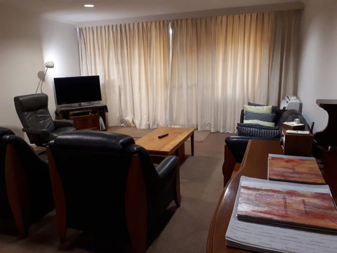 Jenatt Apartments Salamanca - Lightning Ridge Tourism 10