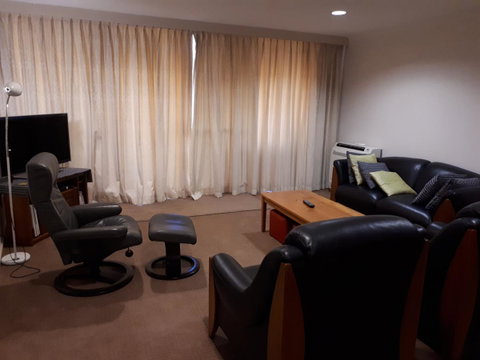 Jenatt Apartments Salamanca - Lightning Ridge Tourism 16