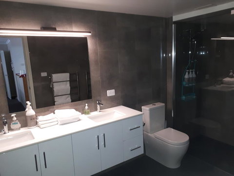 Jenatt Apartments Salamanca - Lightning Ridge Tourism 6