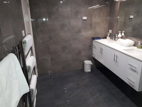 Jenatt Apartments Salamanca - Lightning Ridge Tourism 4