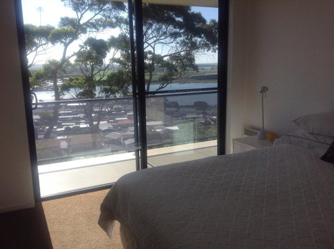 Sheer Pleasure Accommodation - Lightning Ridge Tourism 4