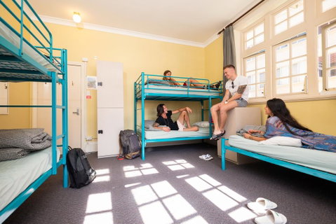 Newcastle Beach YHA - Lightning Ridge Tourism 1