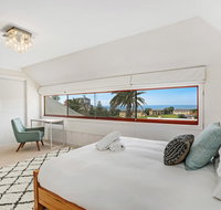 Newcastle Executive Homes - Oceanview Terrace - Lightning Ridge Tourism