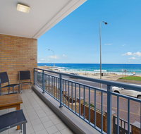 Newcastle Short Stay Apartments - Sandbar Newcastle Beach - Lightning Ridge Tourism