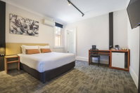 Book Regents Park Accommodation Vacations Lightning Ridge Tourism Lightning Ridge Tourism