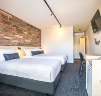 Nightcap at Westside Hotel - Lightning Ridge Tourism
