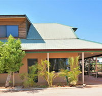 Ningaloo Breeze Villa 5 - 3 Bedroom Fully Self-Contained Holiday Accommodation - Lightning Ridge Tourism