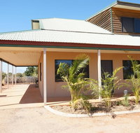 Ningaloo Breeze Villa 6 - 3 Bedroom Fully Self-Contained Holiday Accommodation - Lightning Ridge Tourism