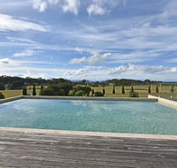 Noble Willow Homestead Lovedale. Super Spacious with views and pool - Lightning Ridge Tourism