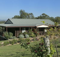 North Lodge Clan Cottage - Lightning Ridge Tourism