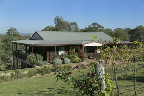 North Lodge Clan Cottage - Lightning Ridge Tourism 0