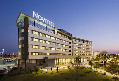 Novotel Brisbane Airport - Lightning Ridge Tourism 1