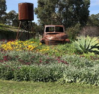 Nutcrackers Lodge - Lightning Ridge Tourism