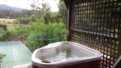 Oaktree Guest House - Lightning Ridge Tourism 3