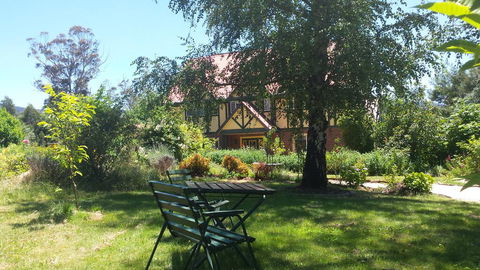 Oaktree Guest House - Lightning Ridge Tourism 1
