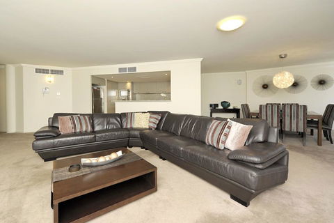 Oasis, Unit 9/5 Laman Street - Lightning Ridge Tourism 1