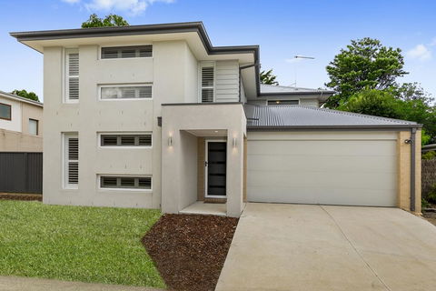 OCEAN BREEZE Family Home - Lightning Ridge Tourism 0