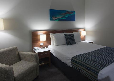Ocean Centre Hotel - Lightning Ridge Tourism 2