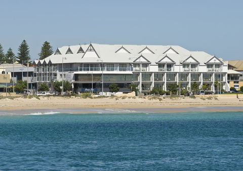 Ocean Centre Hotel - Lightning Ridge Tourism 0