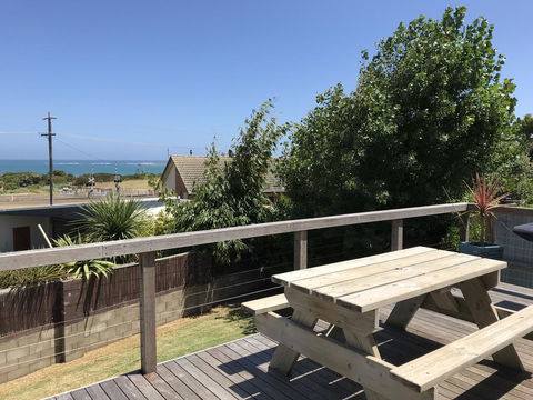 OCEAN VIEWS - Lightning Ridge Tourism 2