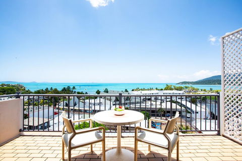 OCEAN VIEWS 10 - Lightning Ridge Tourism 1