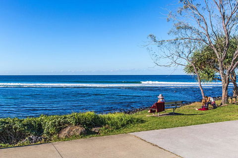 OCEAN WAVES - WiFi - Lightning Ridge Tourism 2
