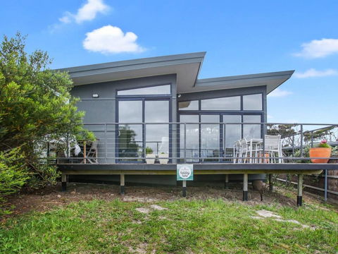 OCEANS 12 - Modern Ocean View Villa - Lightning Ridge Tourism 0