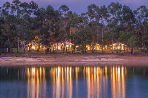 Olio Bello Lakeside Glamping - Lightning Ridge Tourism 0