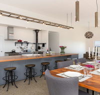 On A Hill - modern country home near Braidwood - Lightning Ridge Tourism