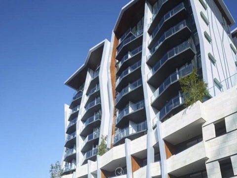 ONE OAK (693I) - Lightning Ridge Tourism 1
