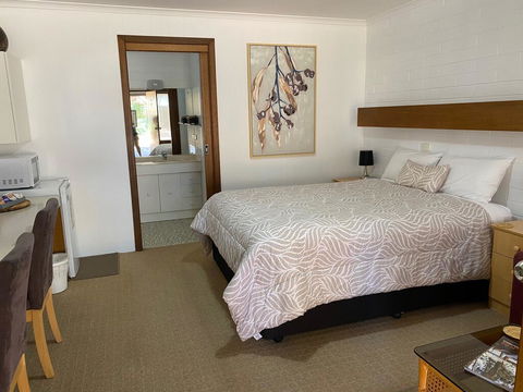 Orana Motor Inn - Lightning Ridge Tourism 0