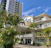 Outrigger Burleigh - Lightning Ridge Tourism