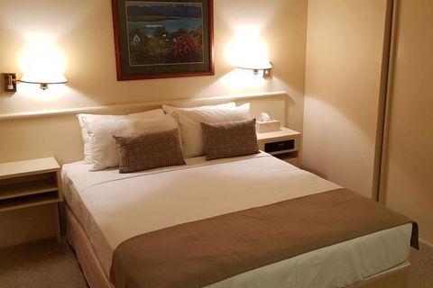 PALM COVE HAVEN APARTMENT - Lightning Ridge Tourism 0