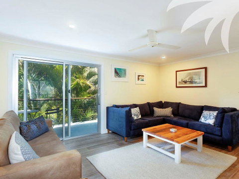 Palms House - Lightning Ridge Tourism 3