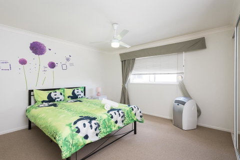 Panda Holiday -Close Mountain Ocean Pet Friendly - Lightning Ridge Tourism 0