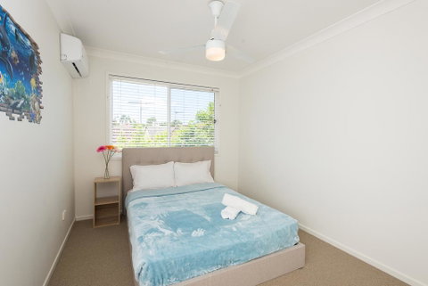 Panda Holiday -Close Mountain Ocean Pet Friendly - Lightning Ridge Tourism 1