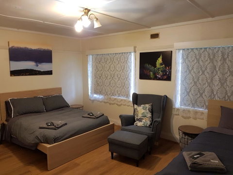 Pandani House - Lightning Ridge Tourism 2