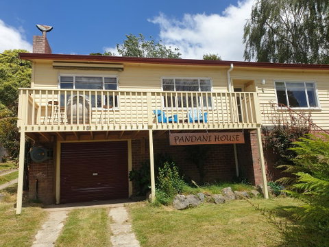 Pandani House - Lightning Ridge Tourism 0