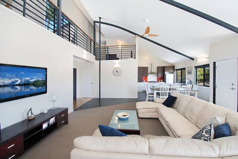 Pandanus - Lennox Head - Lightning Ridge Tourism 0