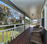 Paradise Bungalow Waterfront - Lightning Ridge Tourism