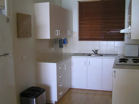 Park Towers Holiday Units - Lightning Ridge Tourism 3
