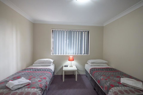 Parkside Apartments At 35 Grose St - Lightning Ridge Tourism 0