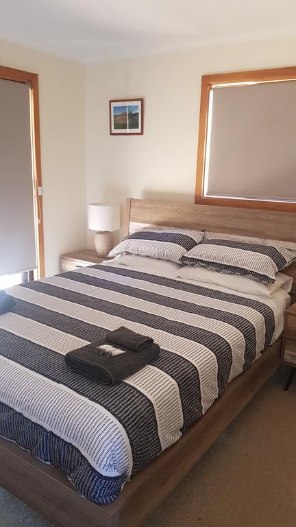 Parndana Hotel Cabins - Lightning Ridge Tourism 1