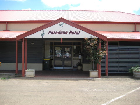 Parndana Hotel Cabins - Lightning Ridge Tourism 0