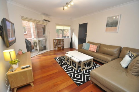 Parramatta Self-Contained Two-Bedroom Apartment (4LEN) - Lightning Ridge Tourism 0