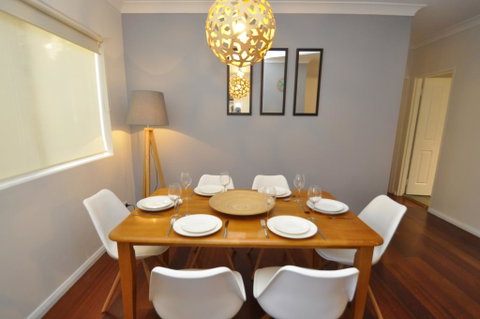 Parramatta Self-Contained Two-Bedroom Apartment (4LEN) - Lightning Ridge Tourism 2